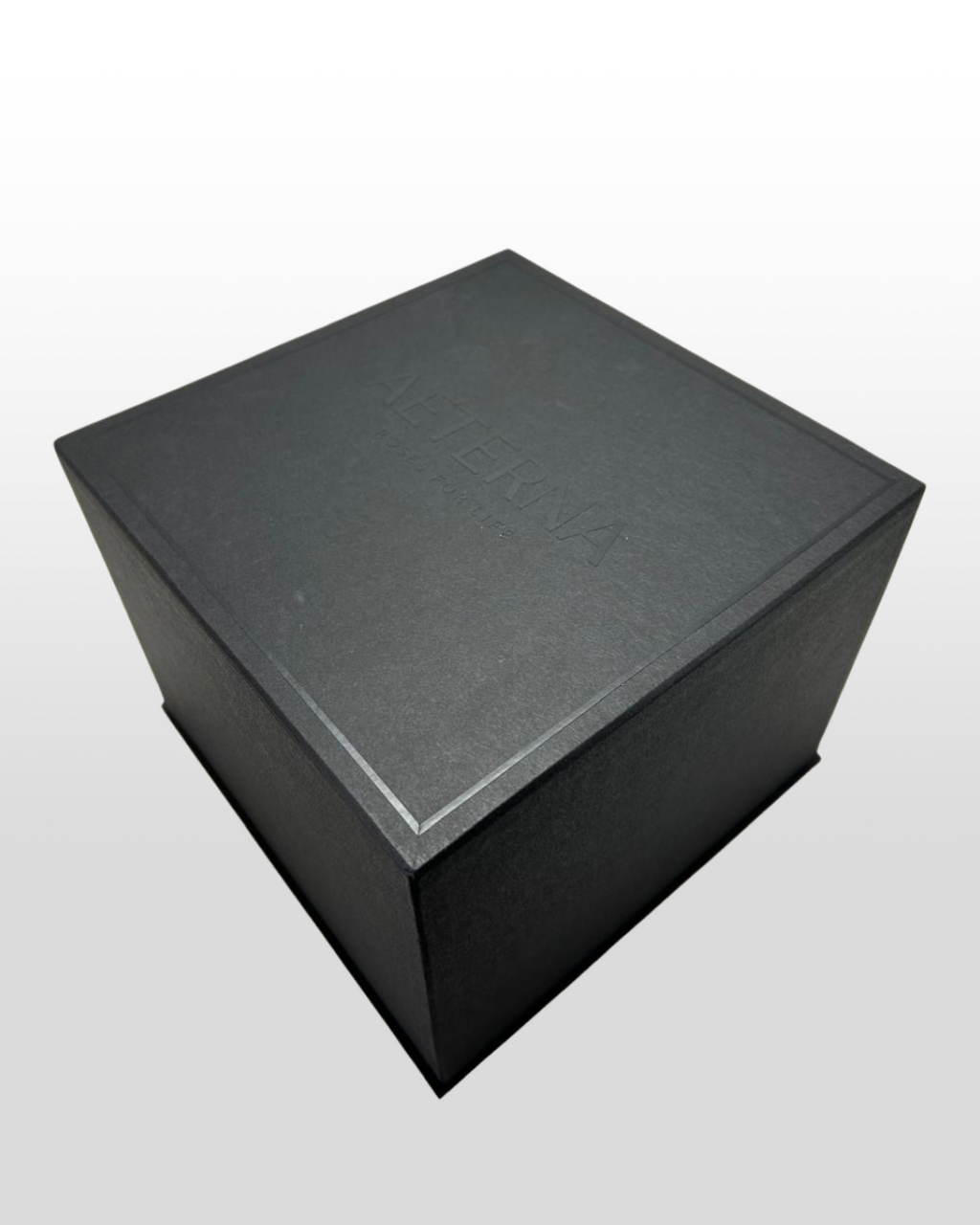 Aeterna Box M