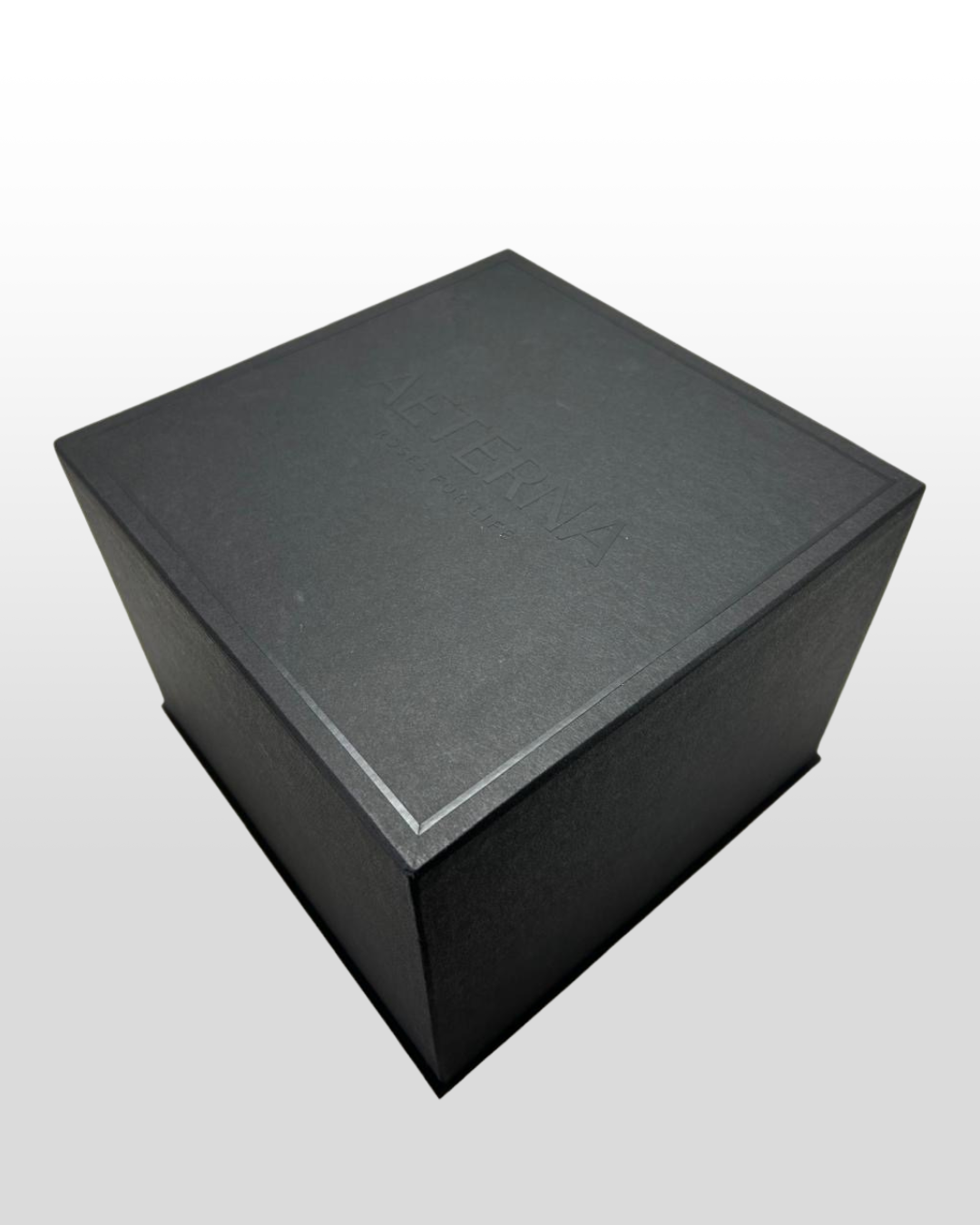 Aeterna Box M